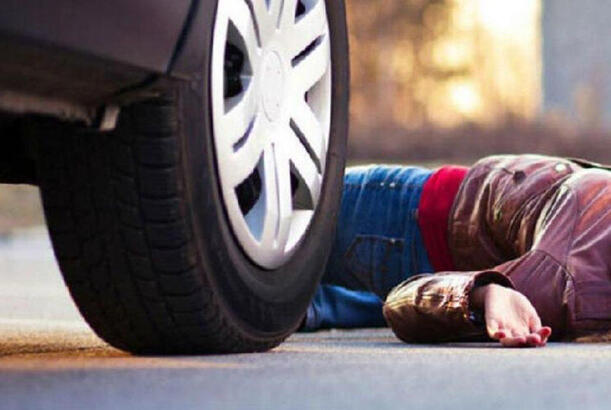 Yük avtomobili yeniyetməni vuraraq öldürdü