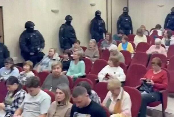 Rusiyada Zelenski və Ukraynanın qələbəsi üçün dua edənlər saxlanılıb...