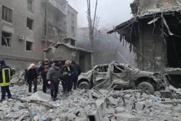 Rusların hücumundan sonra Xarkovda beşmərtəbəli bina necə görünür...