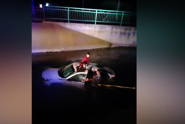 Beyləqanda avtomobil su kanalına düşüb, 4 nəfər xilas edilib - FHN