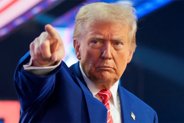 Yenidən İran rəhbərliyini hədələdi