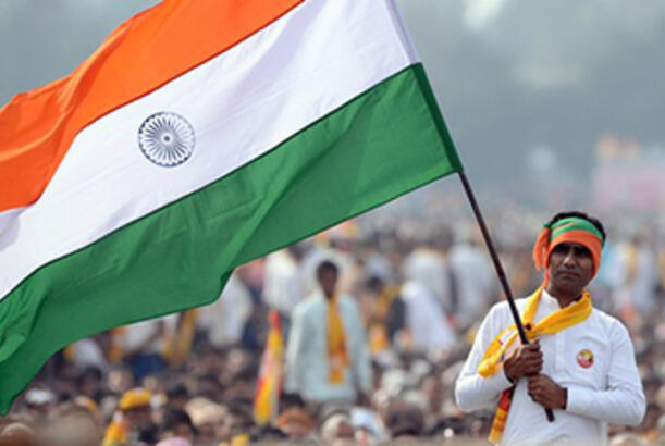 Çarəsiz Putin Hindistandan olan miqrantlara müraciət edir...