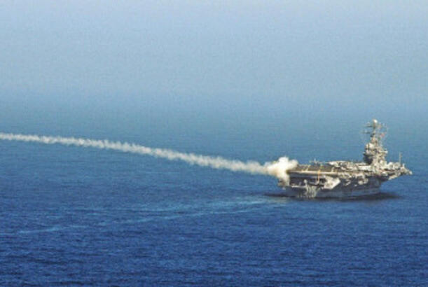 ABŞ Trampın qərarını gözləyərək İrana təyyarədaşıyan gəmi yerləşdirir...