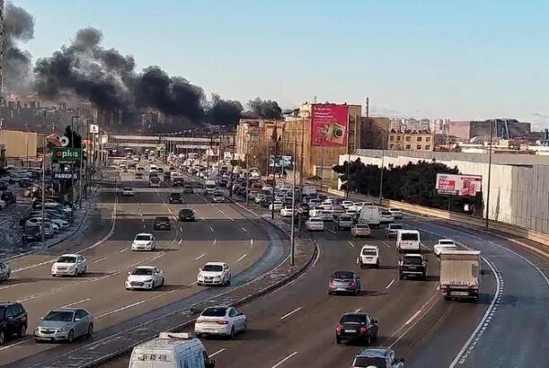 Ziya Bünyadov prospektində obyektdə yanğın baş verib, polis əməkdaşları əraziyə cəlb olunublar – YENİLƏNİB