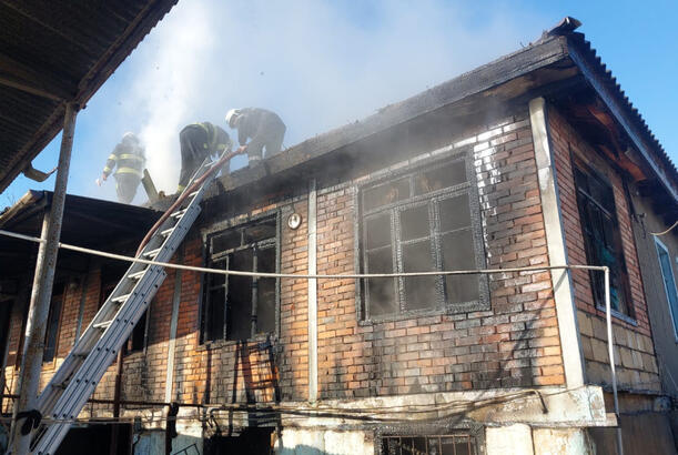 İmişlidə 2 mərtəbəli evdə yanğın olub