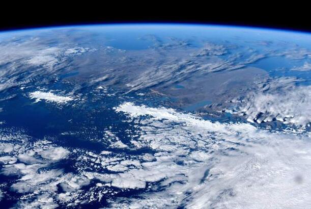 Başqa bir planetdən gələn bir şey Yer kürəsinin iqlimini idarə edir...