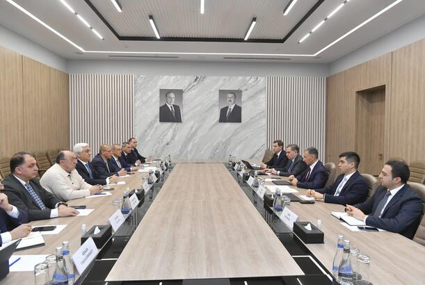 Rəşad Nəbiyev ölkənin qabaqcıl İKT şirkətləri ilə əsas çətinlikləri müzakirə edib