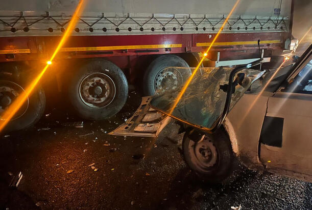 Şərurda "Jiquli" yük avtomobili ilə toqquşub