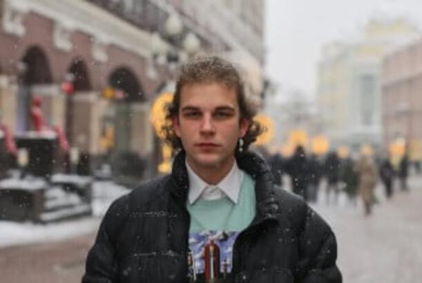 Rus gəncləri müqavimət göstərir...