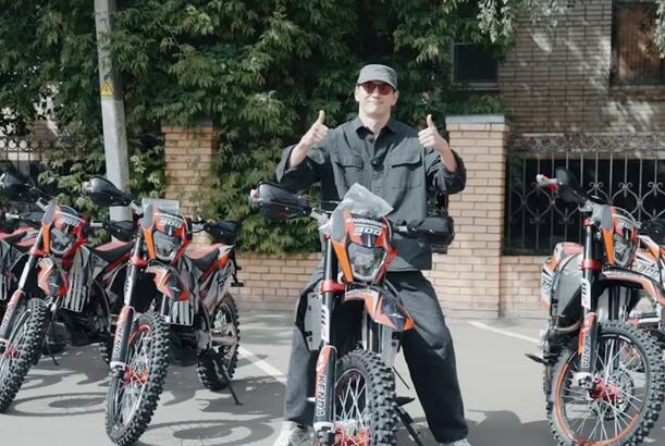 “Vaqner” qrupuna 10 motosiklet təhvil verən Nurlan Saburov...