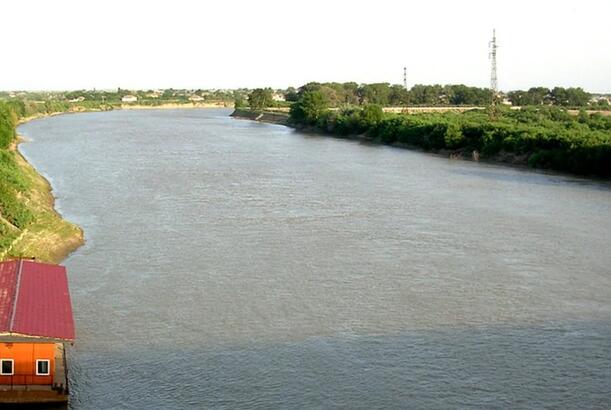 Kürün Salyandan keçən hissəsində bir nəfər batıb