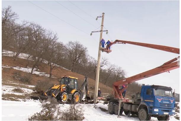 "Azərişıq" Şahdağ istiqamətində elektrik xətlərini yeniləyir