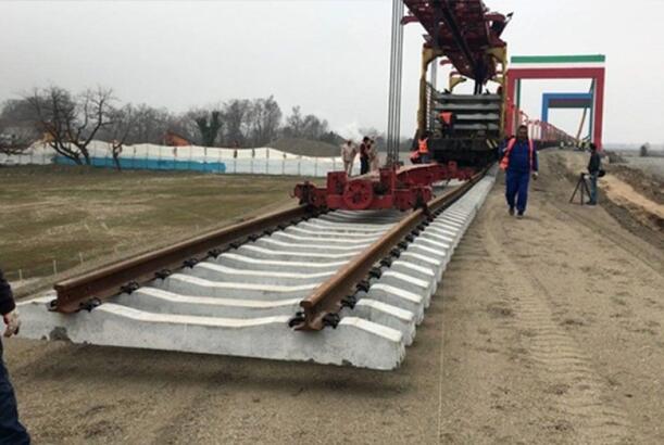 Rəşt-Astara dəmir yolu xəttinin tikintisi 1 apreldə başlanacaq  - General Hodges