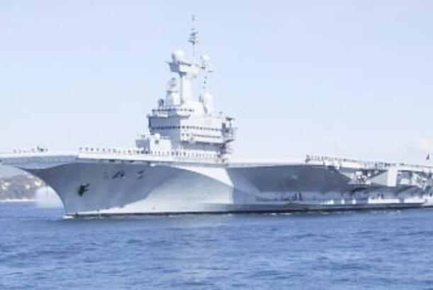 Rusiyanın pilotsuz təyyarəsi NATO təyyarədaşıyan gəmisini izləyib...