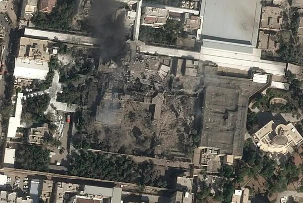 Xameneinin Tehrandakı sarayı tamamilə dağıdılıb...