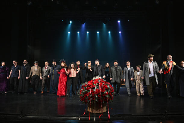 Leyla Əliyeva “Neft bumu hamıya gülümsəyir” tamaşasının nümayişində iştirak edib