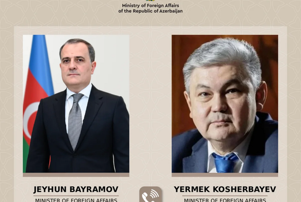 Ceyhun Bayramov qazaxıstanlı həmkarı ilə regionda artan gərginliyi müzakirə edib