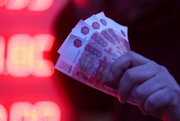 Rublun taleyi mart ayında həll olunacaq…