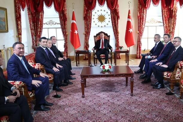 Ərdoğan XIN rəhbərləri ilə görüşüb