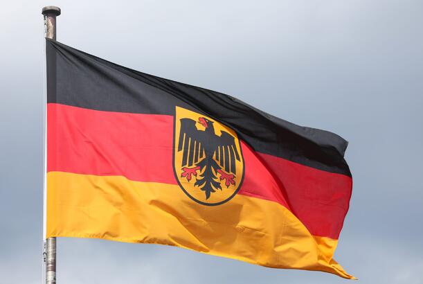 Seçkilərdən əvvəl alman seçicilərinə qarşı informasiya hücumu...