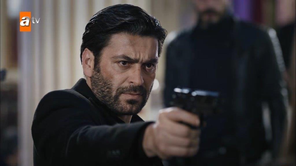 Ozan Akbaba bu serialın hər bölümündən 1,6 milyon qazanır...