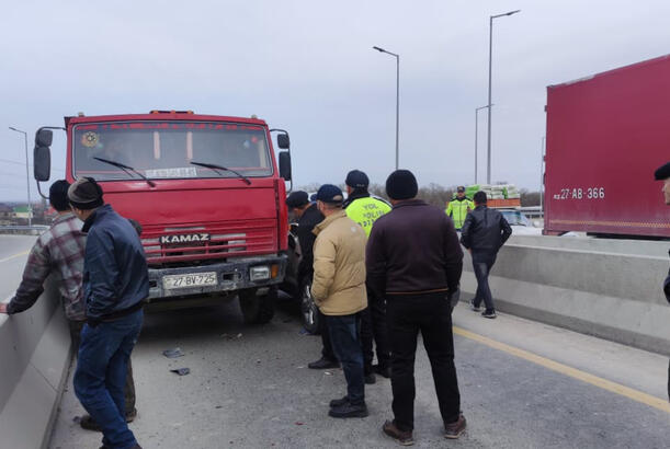 Xaçmaz-Quba yolunda qəza tıxaca səbəb olub