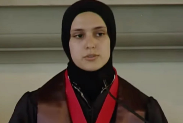 Trampın Dini Azadlıq Komitəsindəki yeganə müsəlman qadın istefa verib...