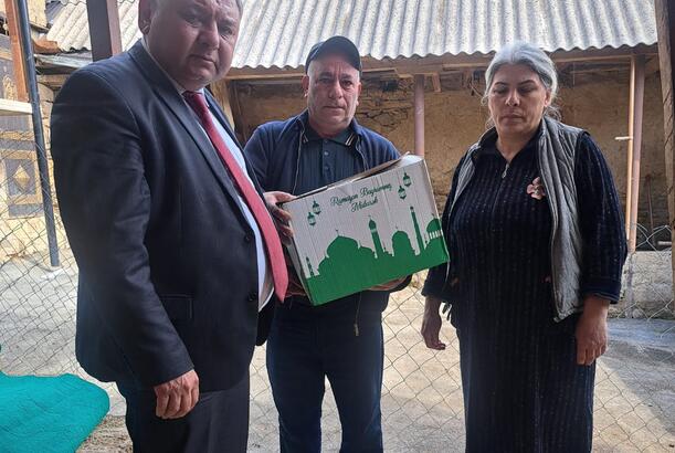 Gədəbəydə şəhid ailələrinə  bayram sovqatı təqdim olundu FOTOLAR