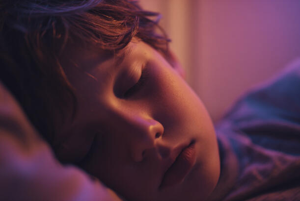 Yeniyetmələr səhər oyanmaqda niyə çətinlik çəkirlər..?