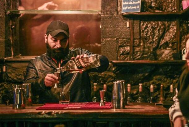 Dəməşq spirtli içkilərin satışına ciddi məhdudiyyətlər tətbiq edib…