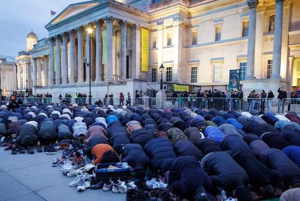 Mühafizəkarlar müsəlmanlara qarşı qərəzli olmaqda günahlandırıldı...