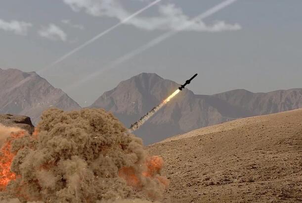 Füzələr əsas atmosferi vurdu!