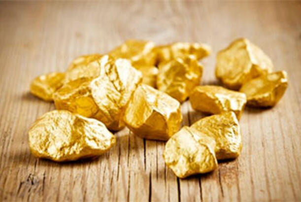 Alimlər təsadüfən qurğuşunu qızıla çevirdilər...