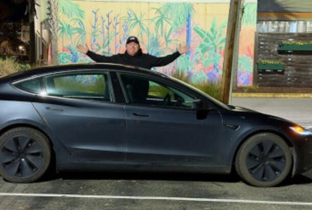 Tesla Sakit okeandan Atlantik okeanına avtopilotla səyahət etdi...