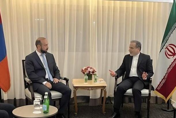 Ararat Mirzoyan Abbas Arakçı ilə nəyi müzakirə edib?