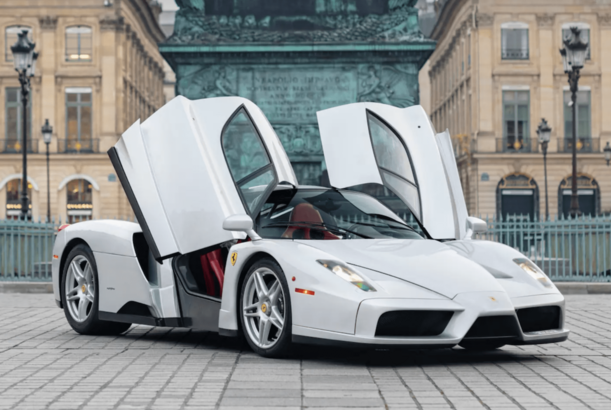Nadir Ferrari Enzo milyonlarla dollara hərraca çıxarılacaq…