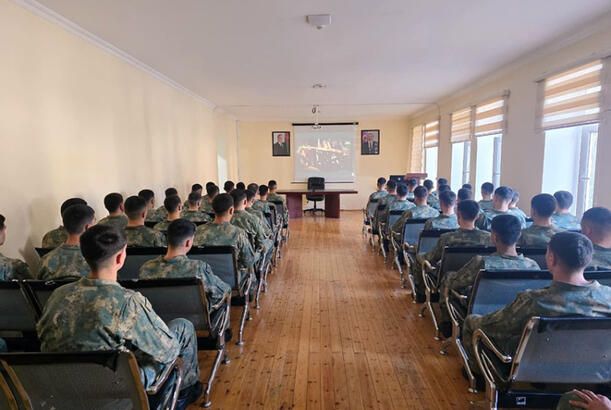 Azərbaycan Ordusunda Aprel döyüşlərinin 10-cu ildönümü qeyd olunub - FOTOLAR