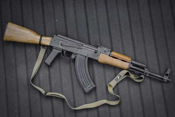 Ötən gün qanunsuz saxlanılan 4 avtomat, 1 pulemyot tapılıb