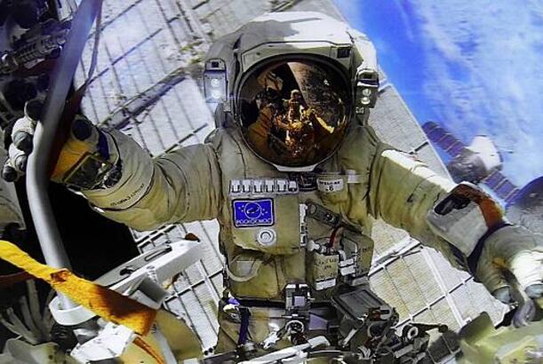 Ruslar kosmosa uçmağa dəvət olunur...