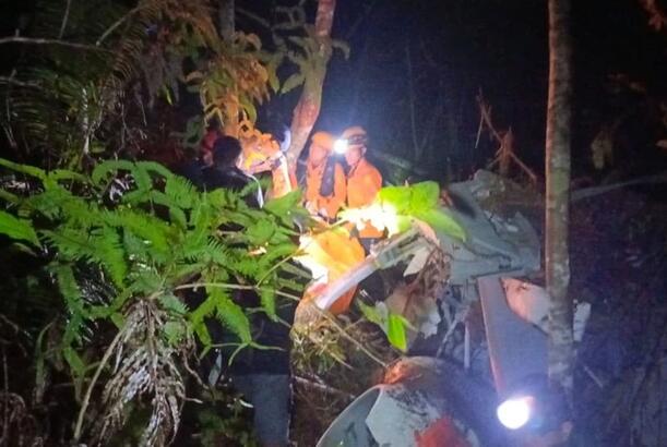 İndoneziyada helikopter qəzaya uğrayıb: 8 ölü