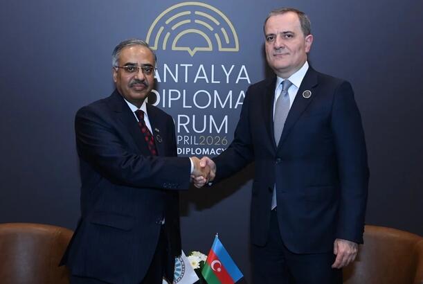 Ceyhun Bayramov D-8-in Baş katibi ilə görüşüb