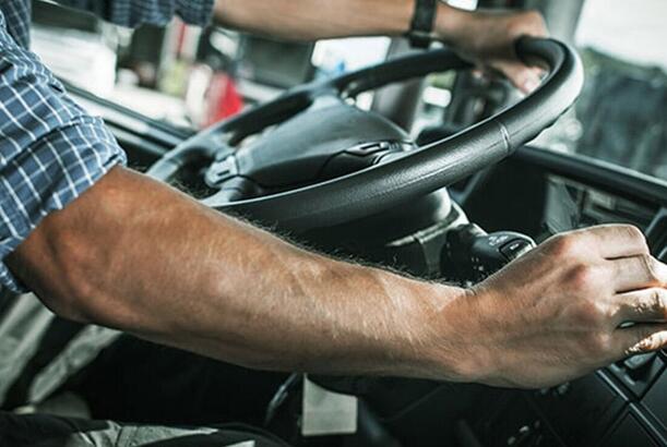 Qaraçuxurda avtobus sürücüsü sükan arxasında ölüb