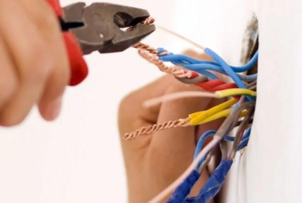 İmişlidə 59 yaşlı kişini elektrik cərəyanı vurub öldürüb