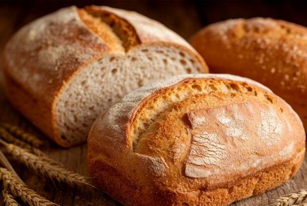 Alimlər çörəyi həddindən artıq yemədən çəki artımı ilə əlaqələndiriblər...