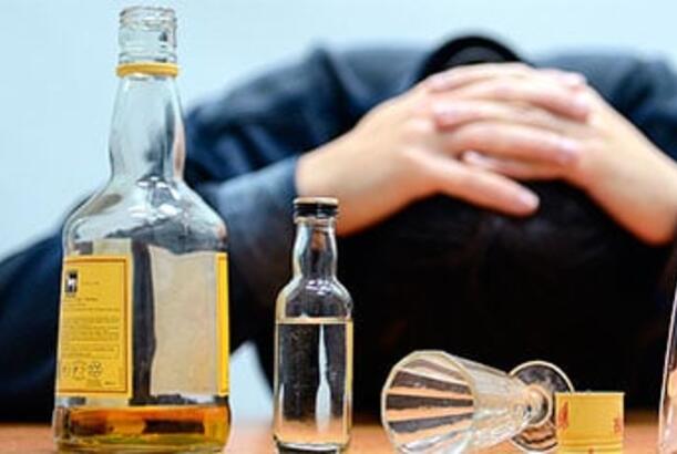 Alkoqoliklər kütləvi şəkildə Rusiya ordusuna göndərilir...