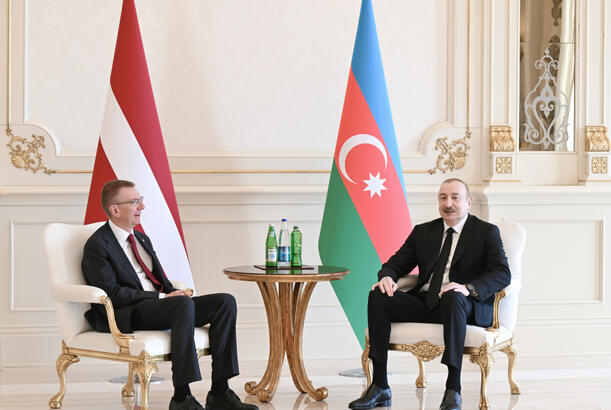 Azərbaycan və Latviya Prezidentləri mətbuata bəyanatlarla çıxış ediblər - YENİLƏNİR