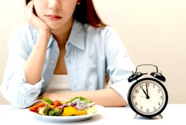 Alimlər yemək yeməməli olduğunuz  vaxtı müəyyən ediblər...