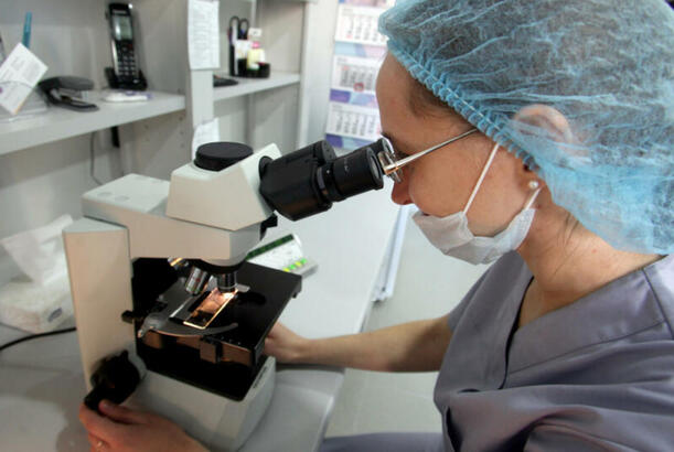 Ağ dərili qadın qara dərili uşaq doğub..?