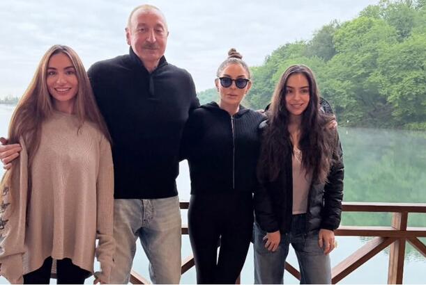 Prezident ailəsinin Qəbələdən səmimi fotosu