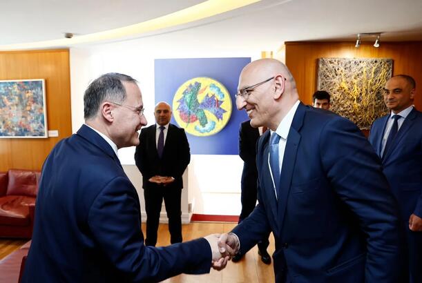 Elçin Əmirbəyov italiyalı nazir müavini ilə görüşüb